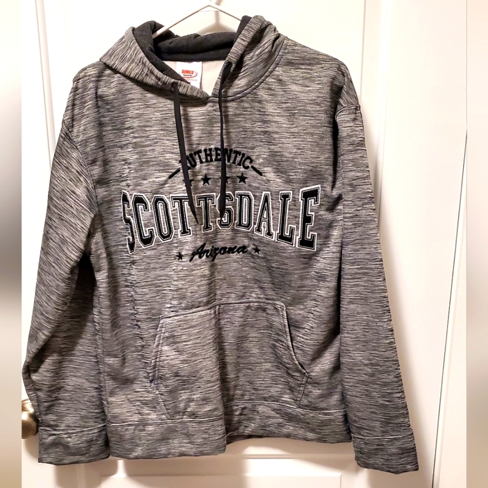 12/$30 Scottsdale sweatshirt sz small